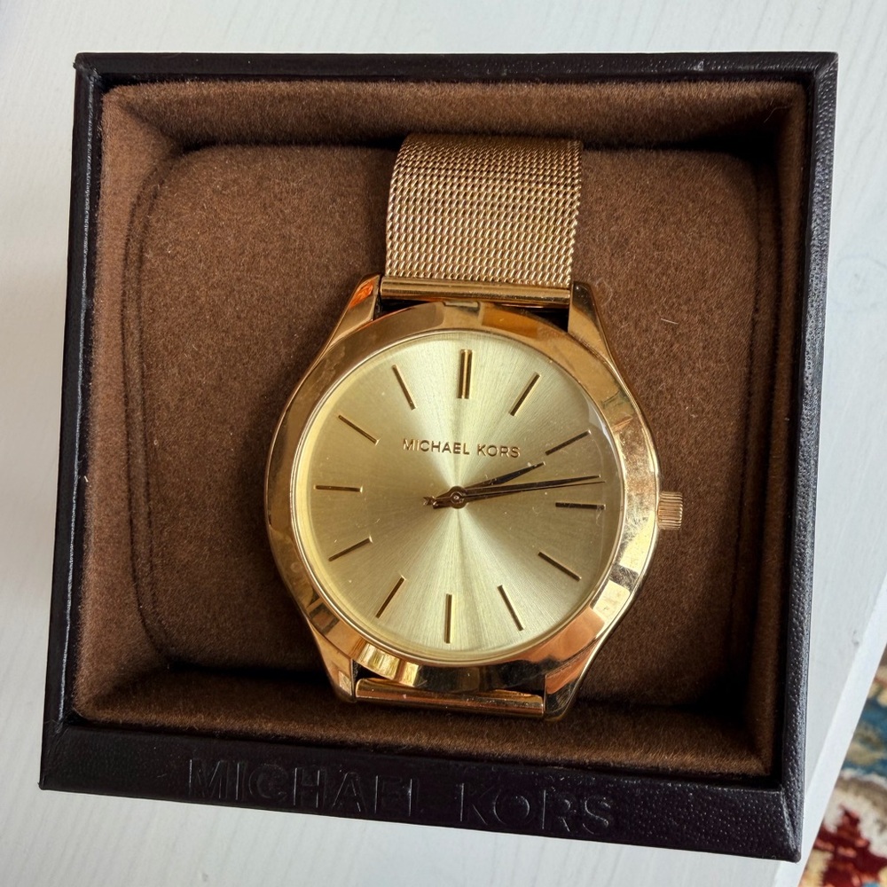 Michael Kors Men's Gold-Tone Mesh Strap Watch - Picture 2 of 7